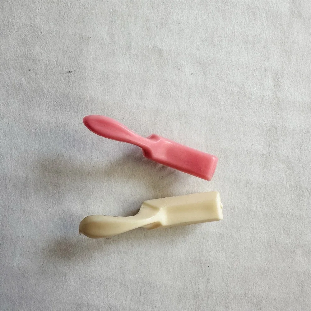(2) Vintage 1960s 1970s Barbie Pink Brush White‎ Brush